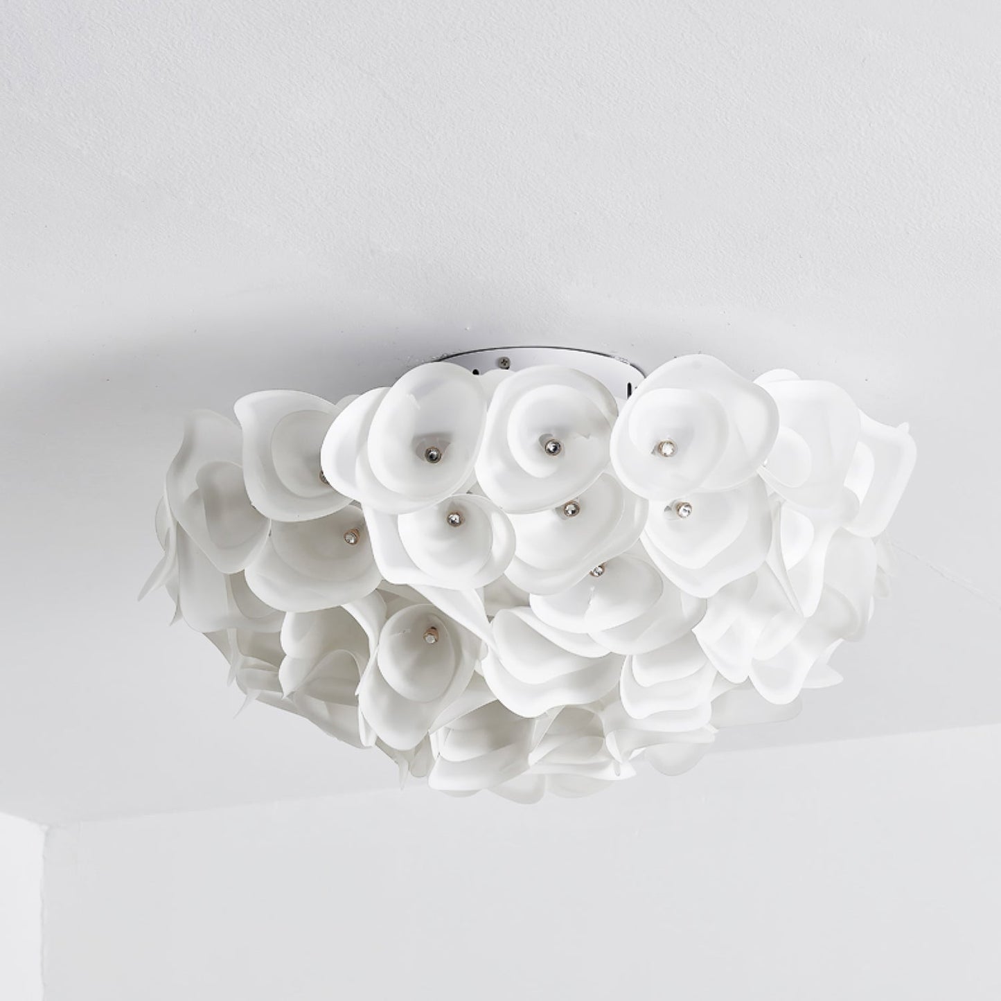 White Hydrangea Metal Ceiling Lamp