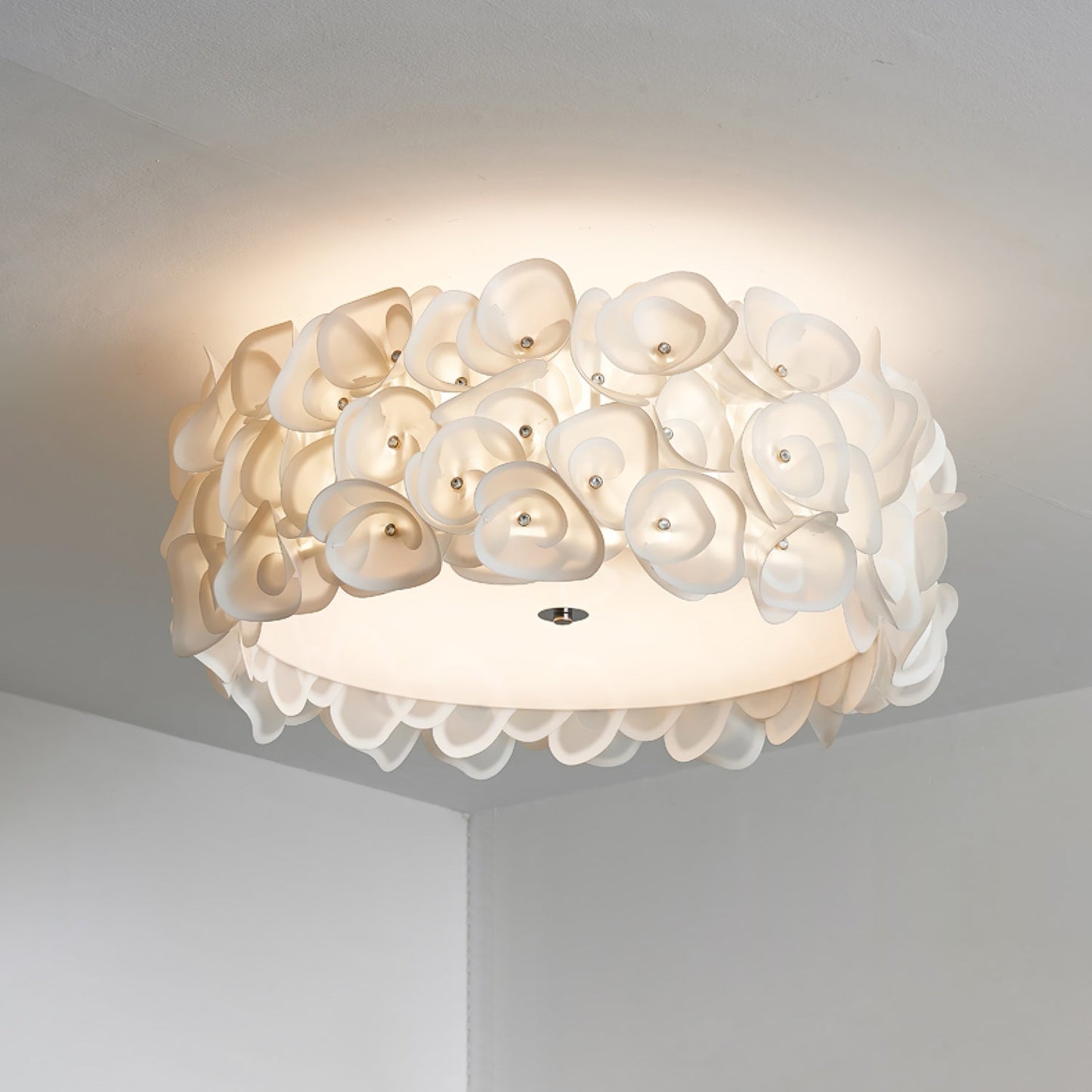 White Hydrangea Metal Ceiling Lamp