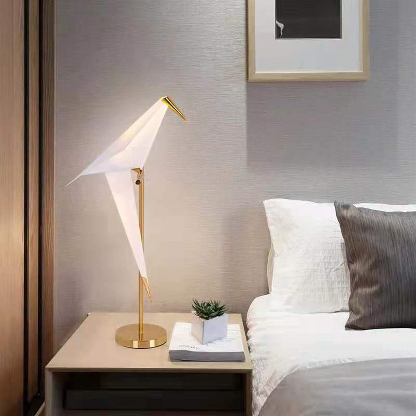 Gold Metal Bird Desk Lamp